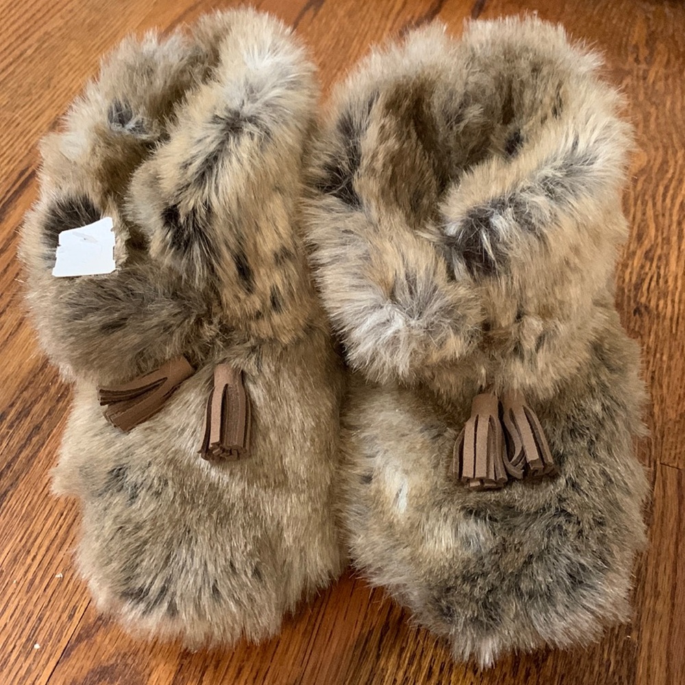 Pottery Barn Teen Fur Bootie Slippers size small-NFS do not buy.